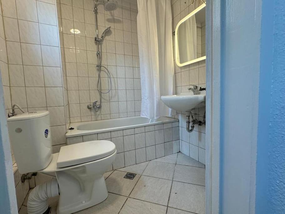 Townhouse Fuer 10 Personen Mit Garten Esslingen am Neckar Extérieur photo